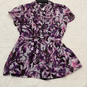 Women’s dressy feminine button down top